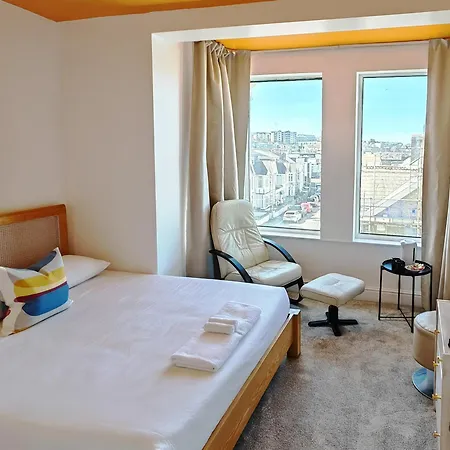 Hotel Reef 2*