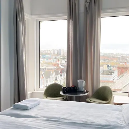 Hotel Reef 2*